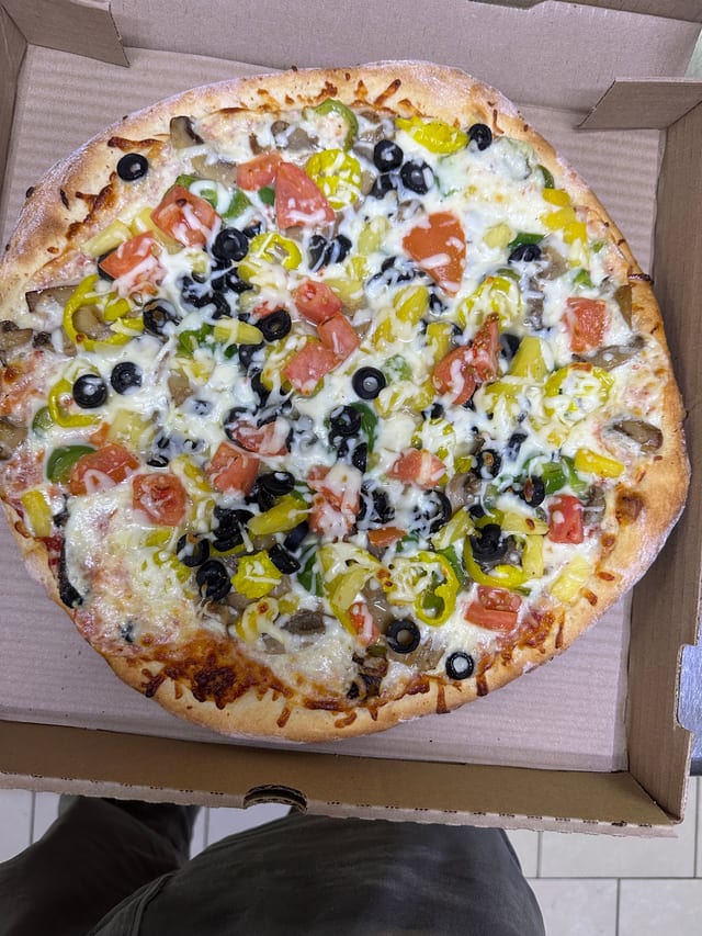 Garden lover pizza.